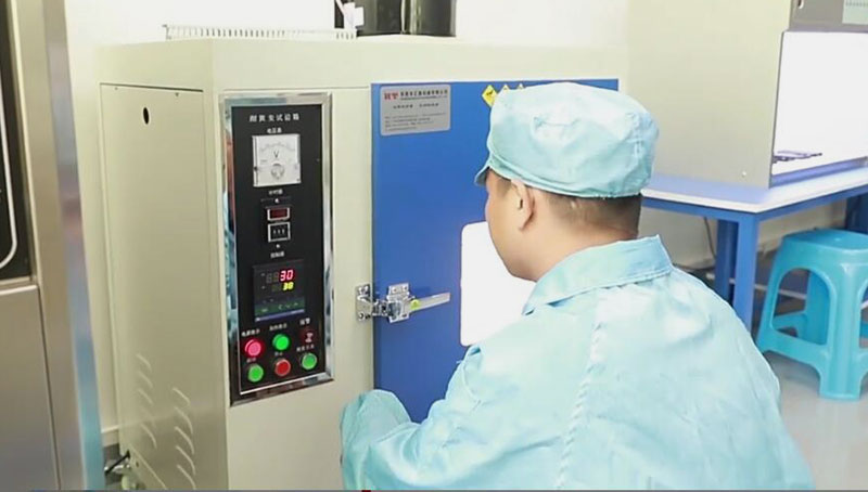 硅膠制品噴有手感油有什么作用？